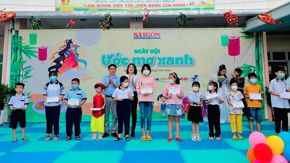 Mang Đêm hội trăng rằm về với trẻ em Bình Chánh ảnh 4 Mang Đêm hội trăng rằm về với trẻ em Bình Chánh ảnh 4