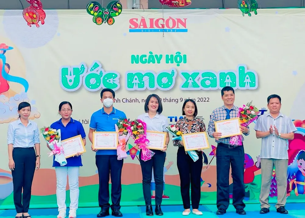 Mang Đêm hội trăng rằm về với trẻ em Bình Chánh ảnh 17 Mang Đêm hội trăng rằm về với trẻ em Bình Chánh ảnh 17