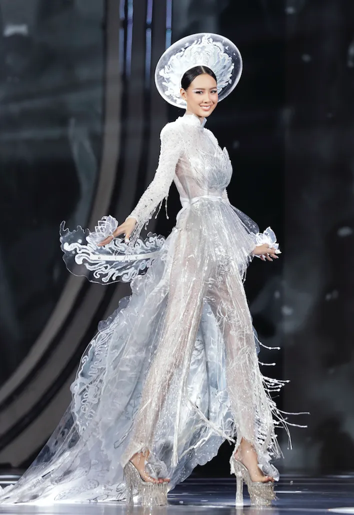 Mãn nhãn trang phục dân tộc cùng Hoa hậu Hòa bình Việt Nam 2022 ảnh 6