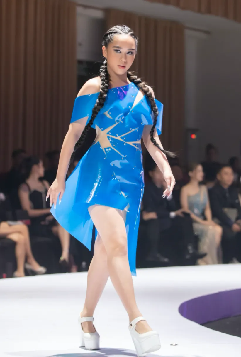 NTK Nguyễn Minh Tuấn bùng nổ với show thời trang “Inside” ảnh 6 NTK Nguyễn Minh Tuấn bùng nổ với show thời trang “Inside” ảnh 6