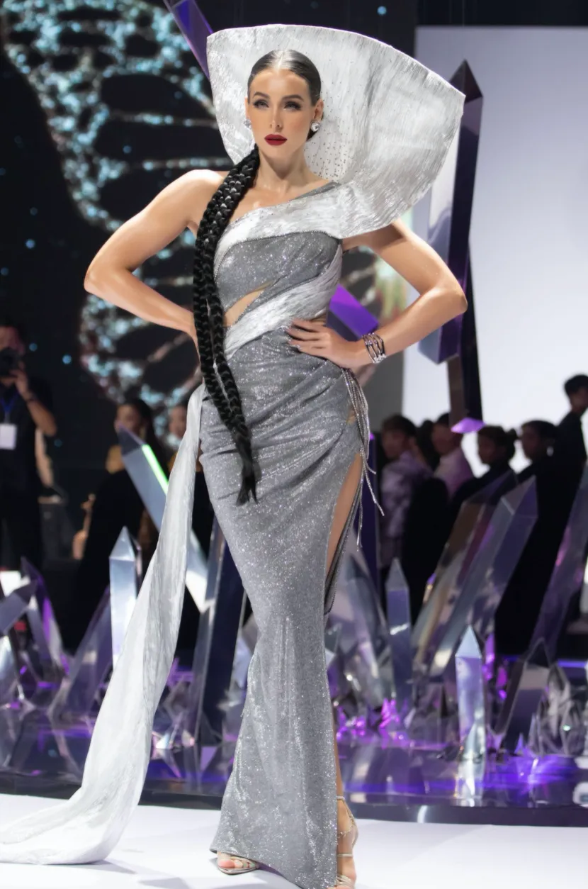 NTK Nguyễn Minh Tuấn bùng nổ với show thời trang “Inside” ảnh 9 NTK Nguyễn Minh Tuấn bùng nổ với show thời trang “Inside” ảnh 9