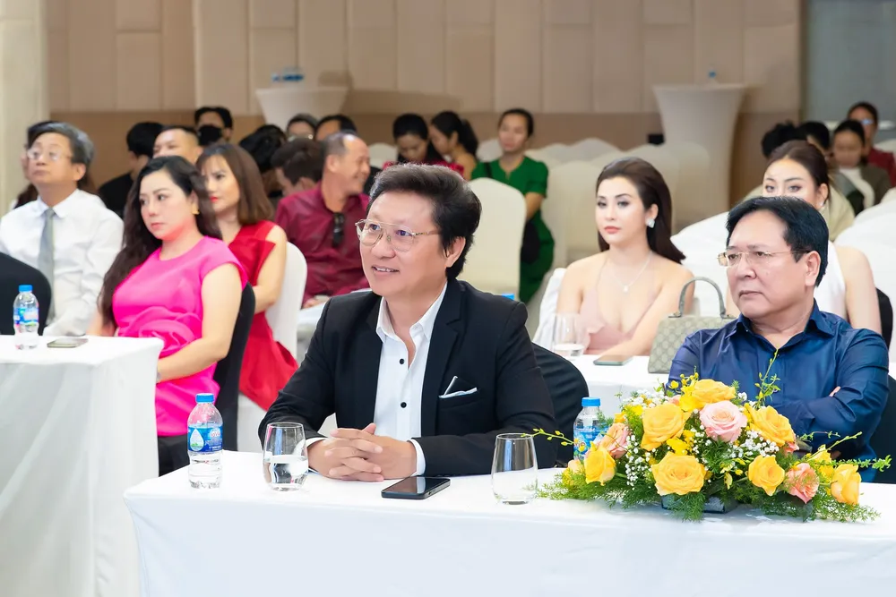 Hoa hậu Du lịch Đồng bằng sông Cửu Long: Phần thi bikini chuyển thành áo bà ba ảnh 2 Hoa hậu Du lịch Đồng bằng sông Cửu Long: Phần thi bikini chuyển thành áo bà ba ảnh 2