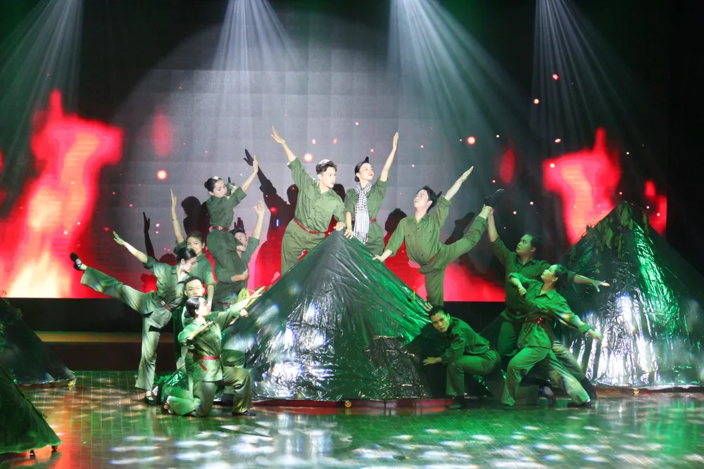 Một tiết mục biểu diễn của sinh viên Một tiết mục biểu diễn của sinh viên