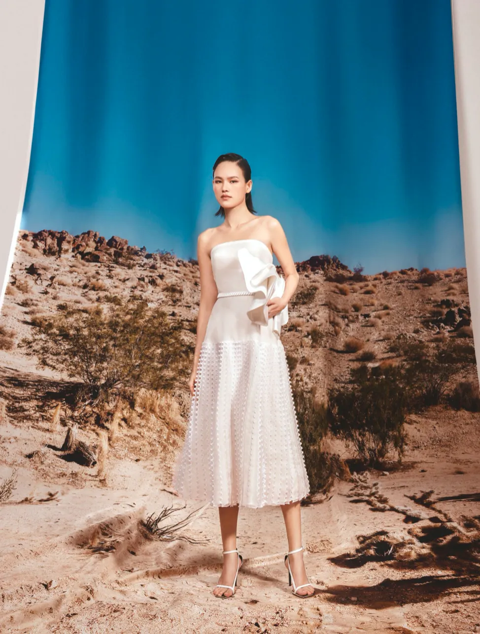 Cho tới những mẫu đầm dài thanh lịch, phù hợp với các sự kiện trang trọng và đặc biệt là mùa lễ hội cuối năm