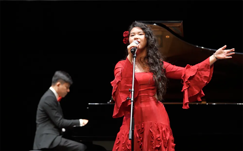 Năm 2022, Bella Vũ giành Giải bạc Liên hoan Nghệ thuật châu Á tại Singapore