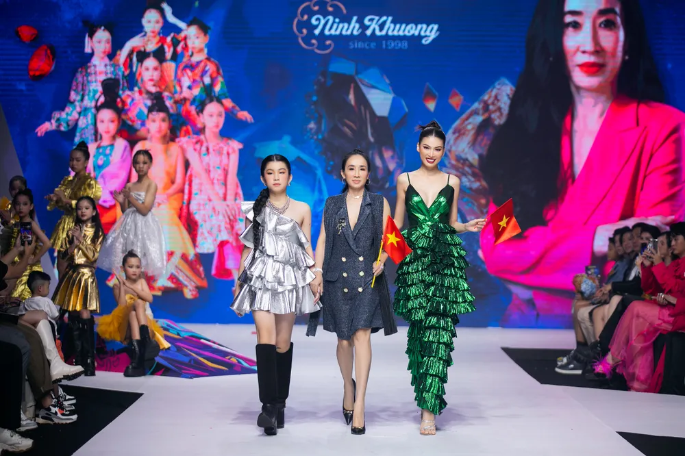 BST Mirror Mirror của NTK Ninh Khương