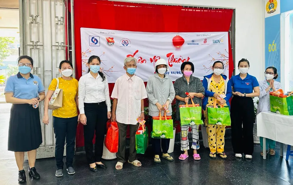Mang “Xuân yêu thương” đến bệnh nhân tại Bệnh viện Nhân dân Gia Định