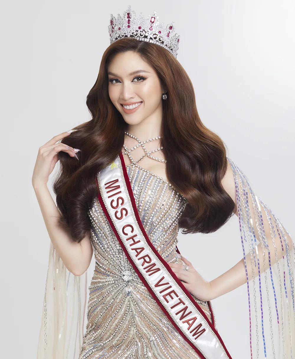 Cô đã đến Philippines xuyên tết để tham gia khóa huấn luyện đào tạo kỹ năng catwalk, ứng xử cũng như trau dồi kiến thức và hoàn thiện các kỹ năng khác Cô đã đến Philippines xuyên tết để tham gia khóa huấn luyện đào tạo kỹ năng catwalk, ứng xử cũng như trau dồi kiến thức và hoàn thiện các kỹ năng khác