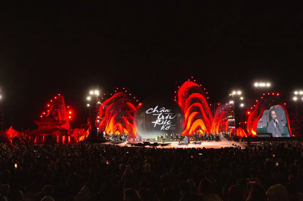Sân khấu hoành tráng của Live Concert Chân trời rực rỡ - The glorious horizon