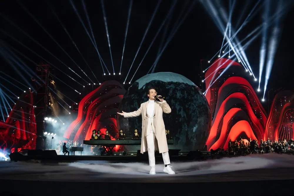 Hà Anh Tuấn ủng hộ chương trình "Như chưa hề có cuộc chia ly" sau Live concert “Chân trời rực rỡ" Hà Anh Tuấn ủng hộ chương trình "Như chưa hề có cuộc chia ly" sau Live concert “Chân trời rực rỡ"