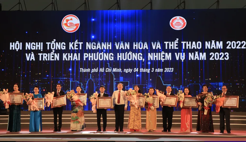 Phong tặng danh hiệu Nghệ sĩ ưu tú cho 12 nghệ sĩ