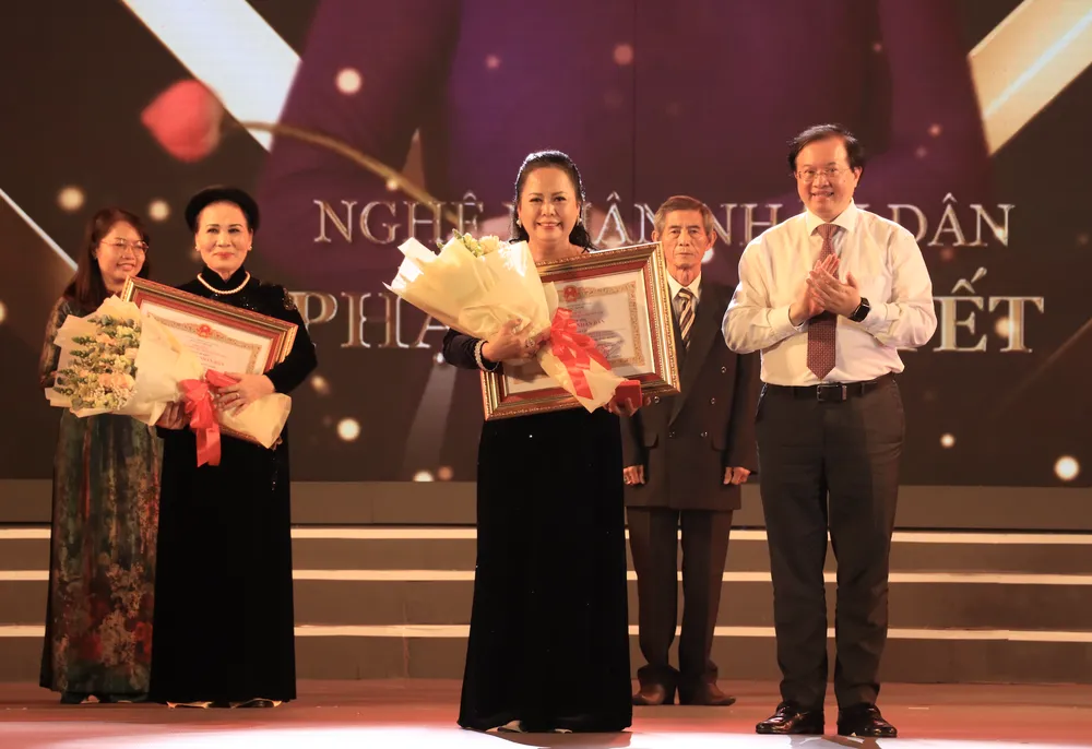 Nghệ nhân Nhân dân Phạm Thị Tuyết