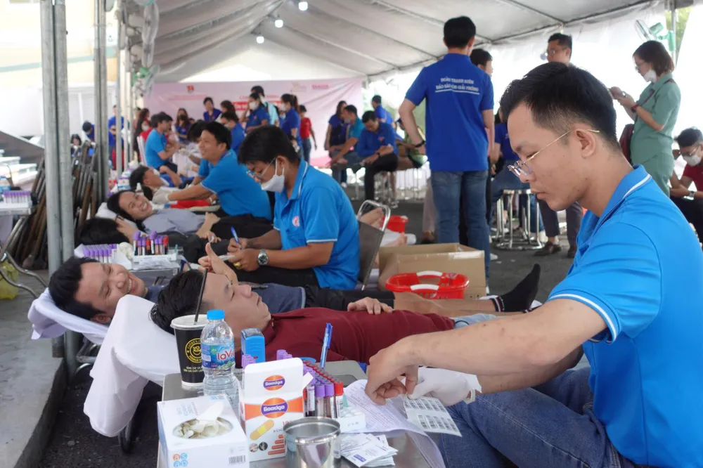 Mỗi giọt máu - Một tấm lòng. Ảnh: VIỆT NGA Mỗi giọt máu - Một tấm lòng. Ảnh: VIỆT NGA