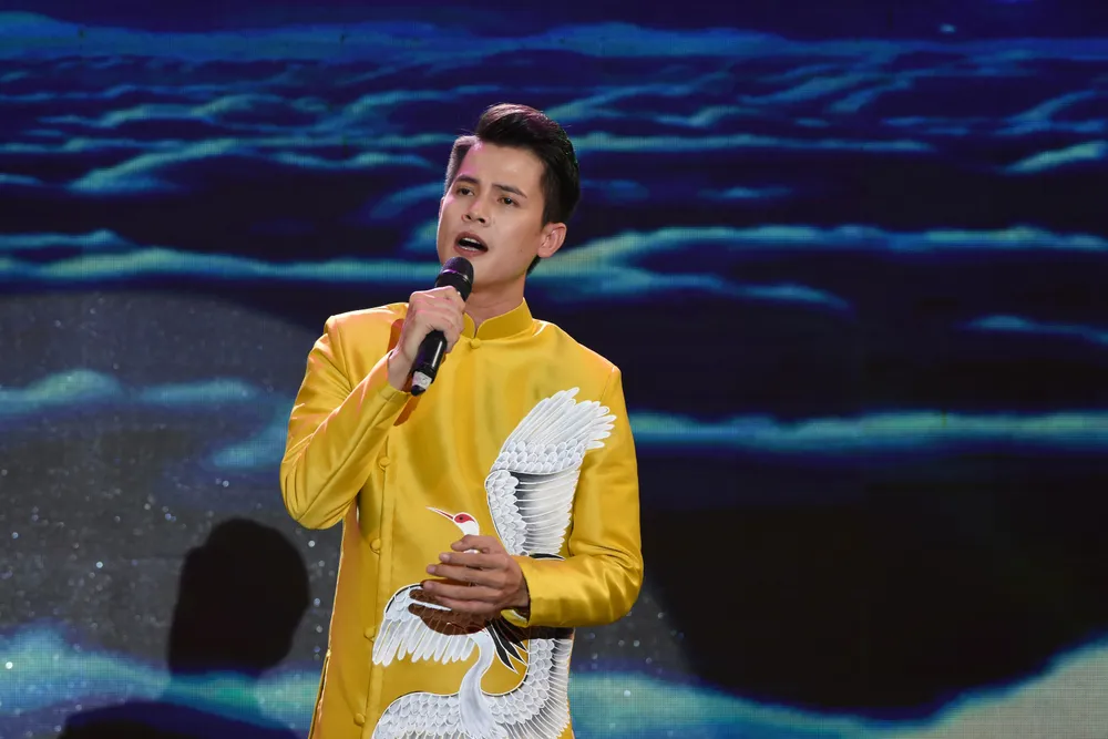 Ca sĩ Mạnh Nguyên Ca sĩ Mạnh Nguyên