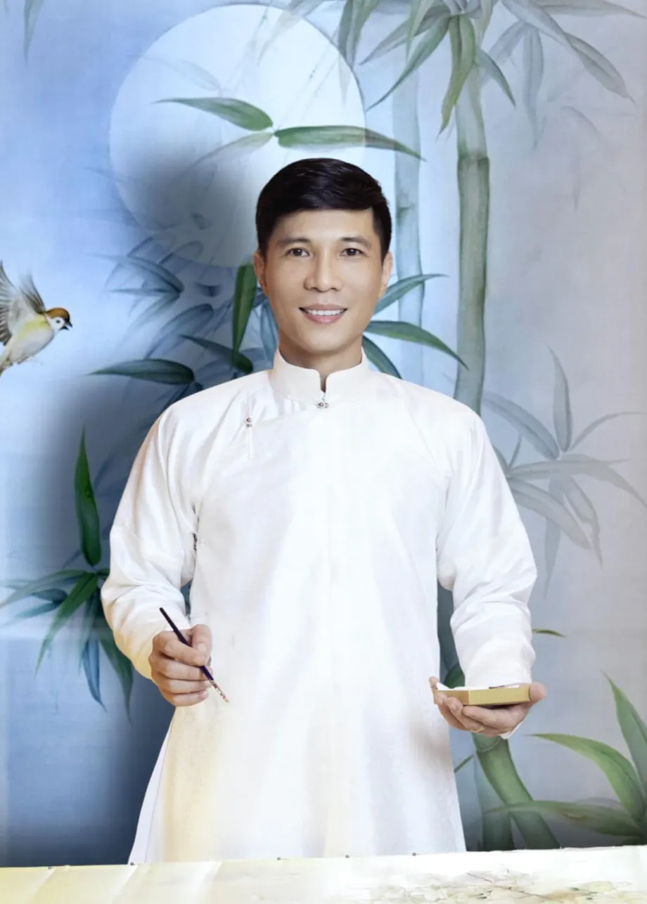 Nhà thiết kế - nghệ nhân Trung Đinh dành nhiều tâm huyết cho lụa truyền thống