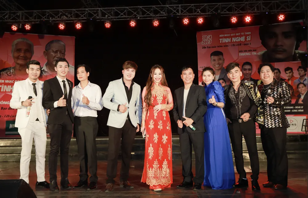 Các nghệ sĩ đồng hành cùng đêm nhạc