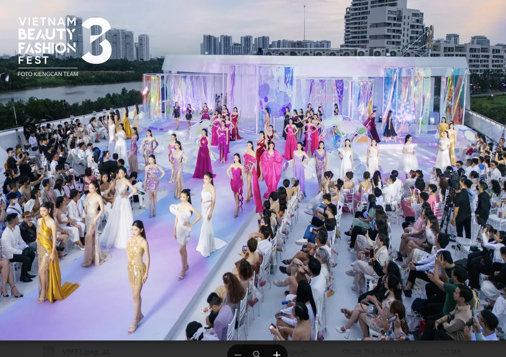 Sân khấu Chương trình thời trang Vietnam Beauty Fashion Fest Sân khấu Chương trình thời trang Vietnam Beauty Fashion Fest