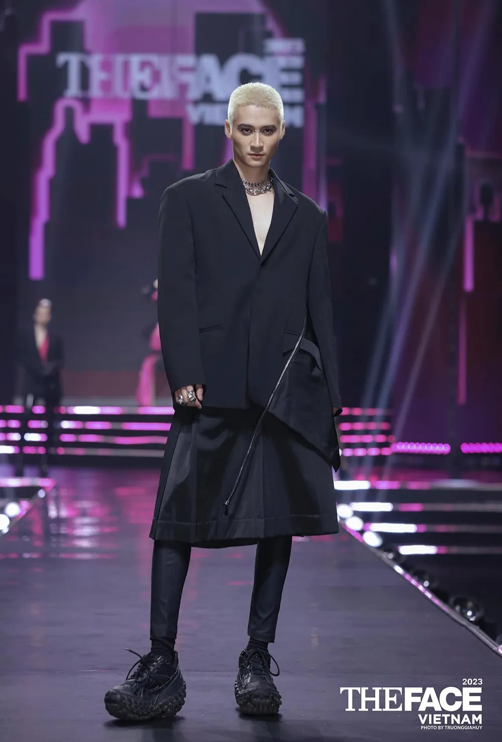 Tuấn Anh nhận Giải thưởng Thí sinh được yêu thích nhất Tuấn Anh nhận Giải thưởng Thí sinh được yêu thích nhất