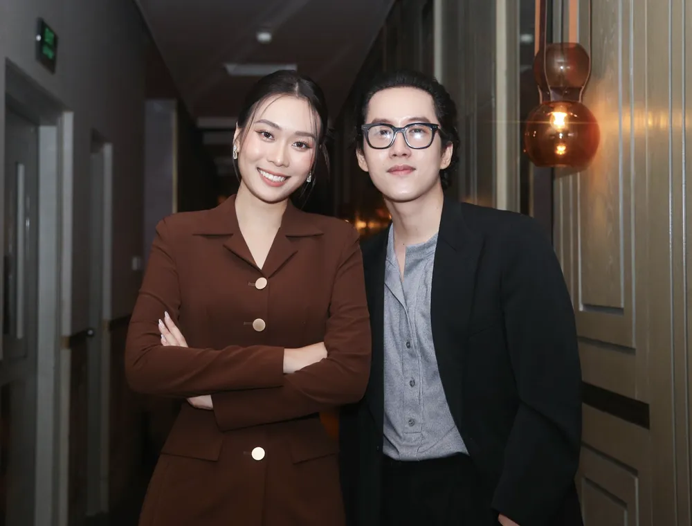 Hoa hậu Ban Mai và ca sĩ - nhạc sĩ VP Bá Vương Hoa hậu Ban Mai và ca sĩ - nhạc sĩ VP Bá Vương