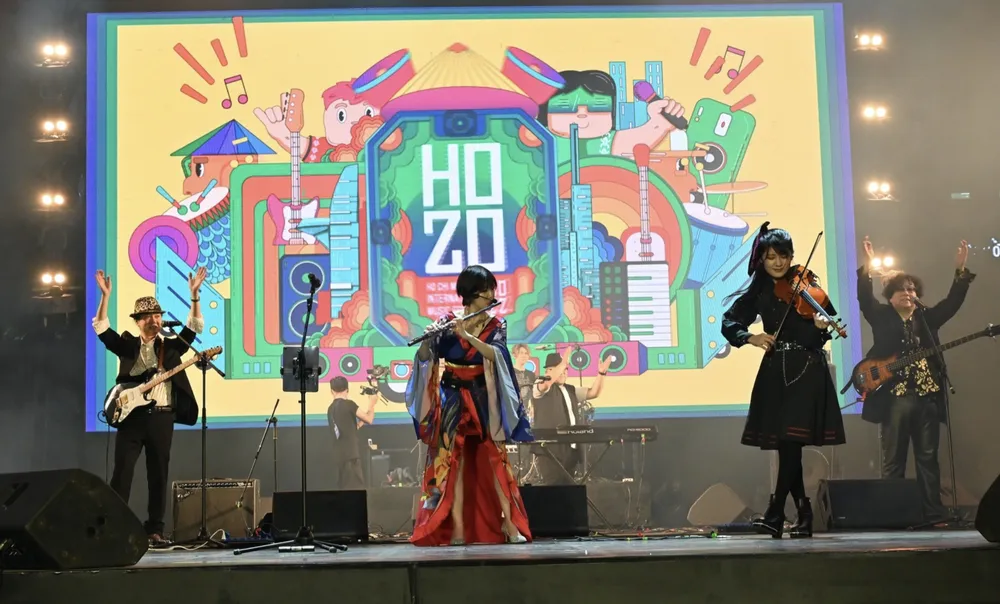 Các nghệ sĩ quốc tế trình diễn tại mùa 2 Các nghệ sĩ quốc tế trình diễn tại mùa 2