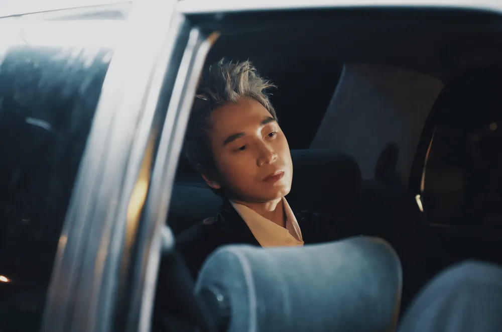 Hình ảnh Karik trong MV "Bạn đời" Hình ảnh Karik trong MV "Bạn đời"