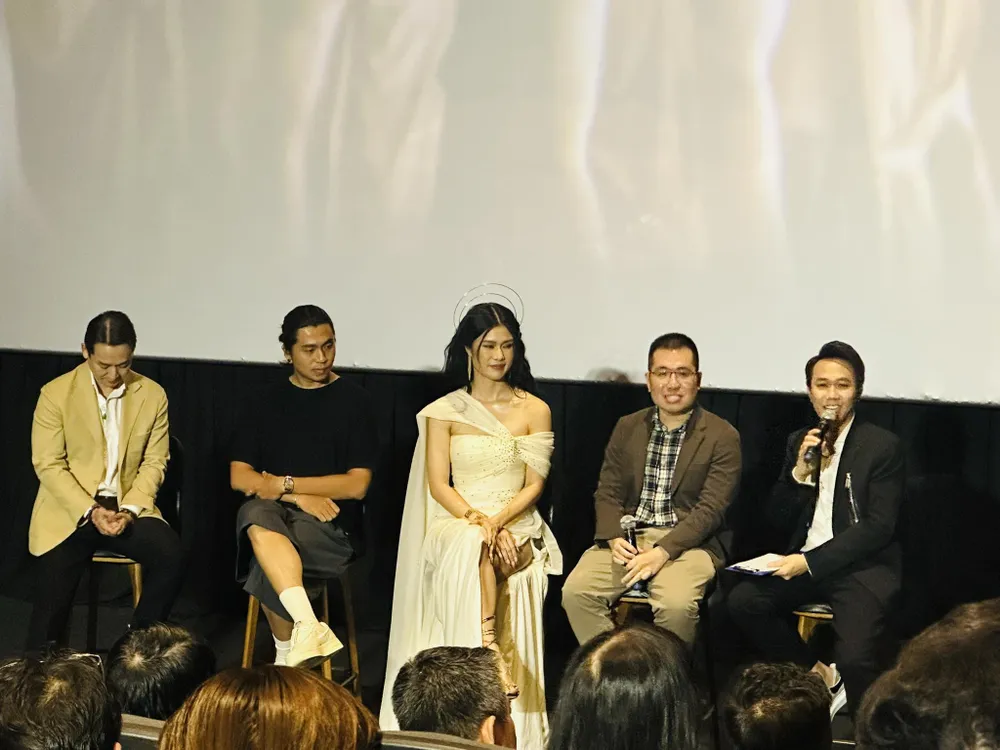 Ca sĩ Phúc Anh trong họp báo công bố album "Thena" Ca sĩ Phúc Anh trong họp báo công bố album "Thena"