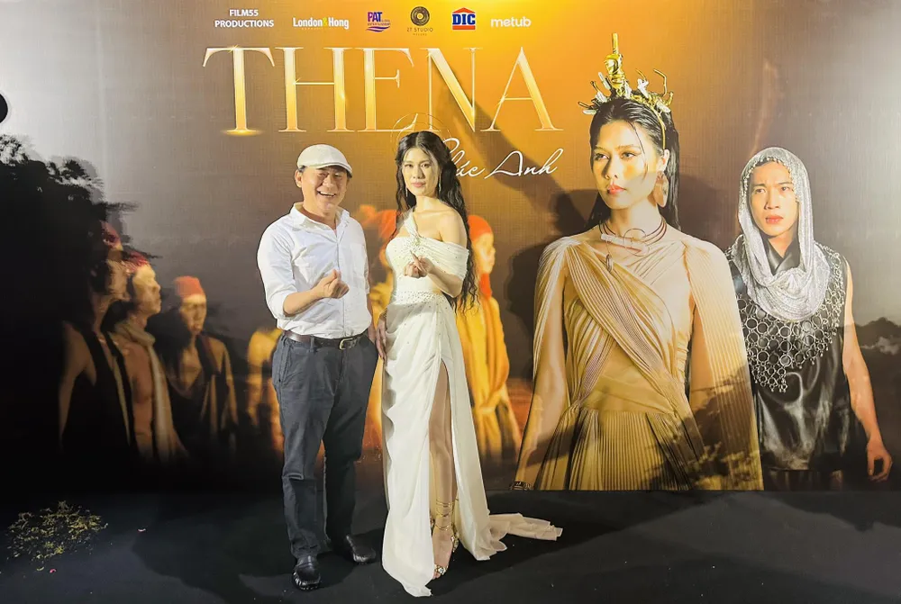 NSND Tạ Minh Tâm và học trò Phúc Anh NSND Tạ Minh Tâm và học trò Phúc Anh