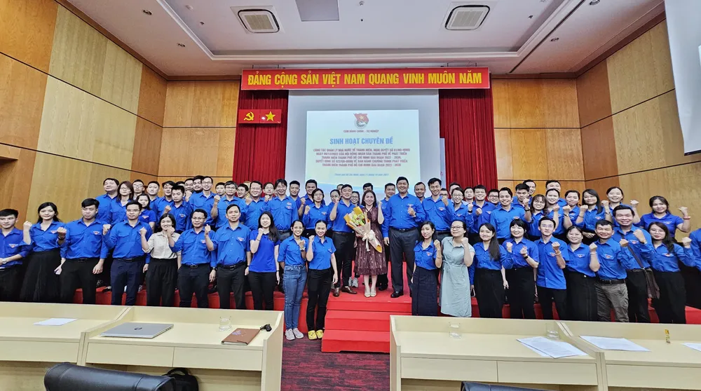 Tuổi trẻ Đoàn Khối Dân - Chính - Đảng TPHCM luôn nêu cao tinh thần xung kích, tình nguyện vì cộng đồng Tuổi trẻ Đoàn Khối Dân - Chính - Đảng TPHCM luôn nêu cao tinh thần xung kích, tình nguyện vì cộng đồng