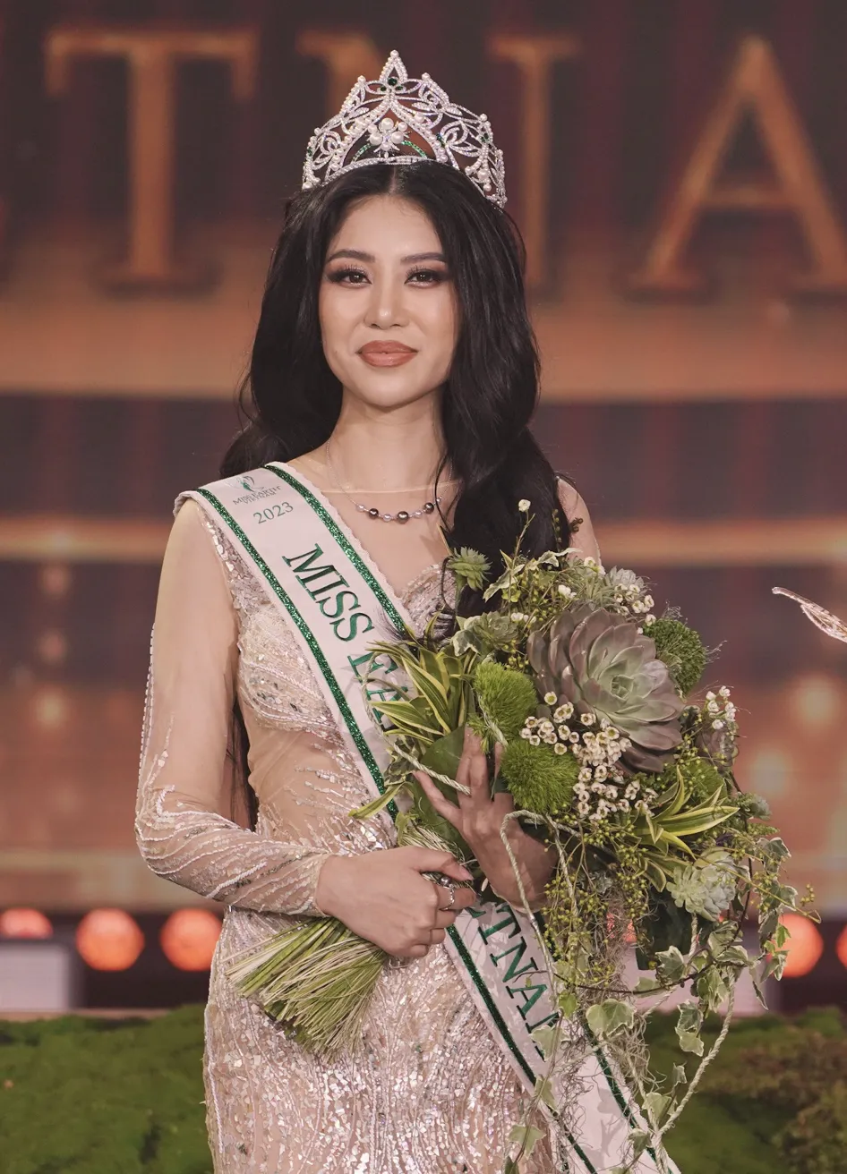 Cận cảnh nhan sắc Hoa hậu Lan Anh