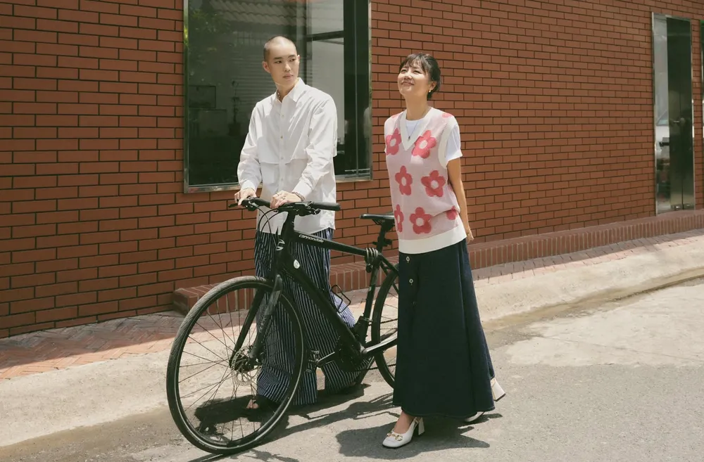 Hình ảnh trong MV "Cơn mưa rào" Hình ảnh trong MV "Cơn mưa rào"