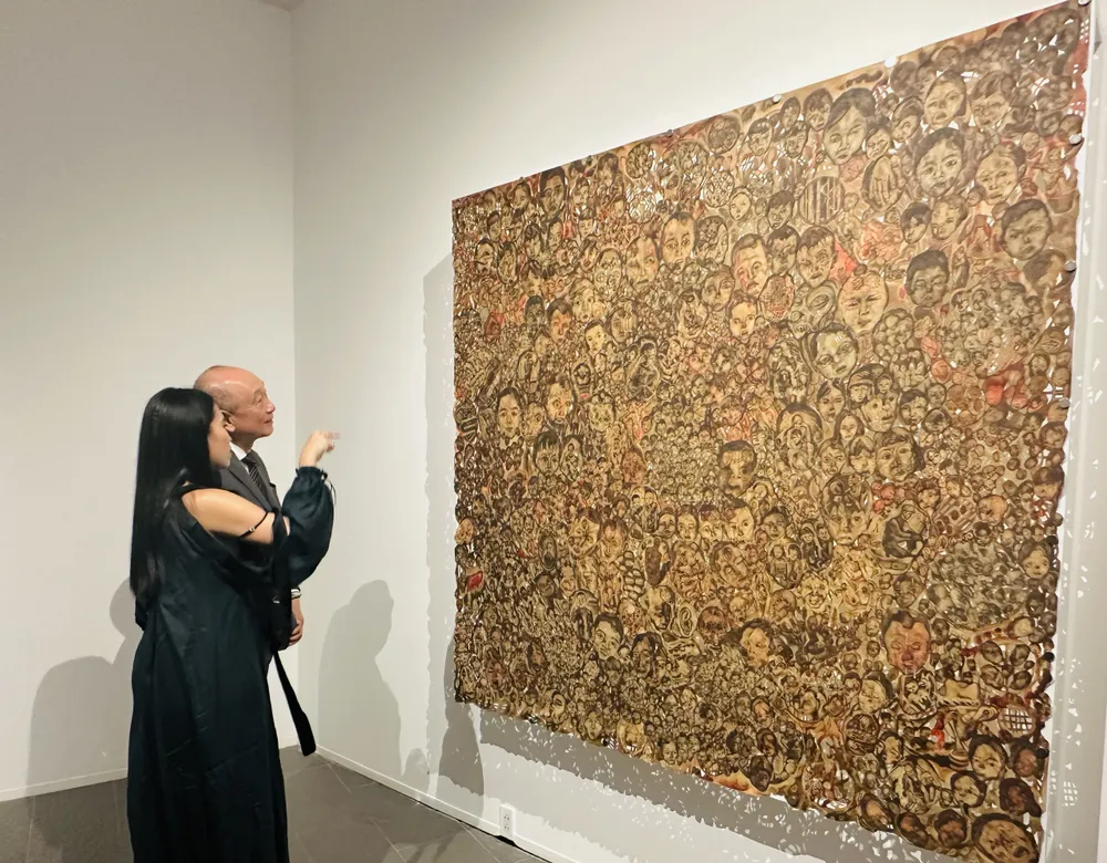 Thưởng lãm tác phẩm "Họa chúng sinh # 1” của nghệ sĩ Phạm Trần Việt Nam Thưởng lãm tác phẩm "Họa chúng sinh # 1” của nghệ sĩ Phạm Trần Việt Nam