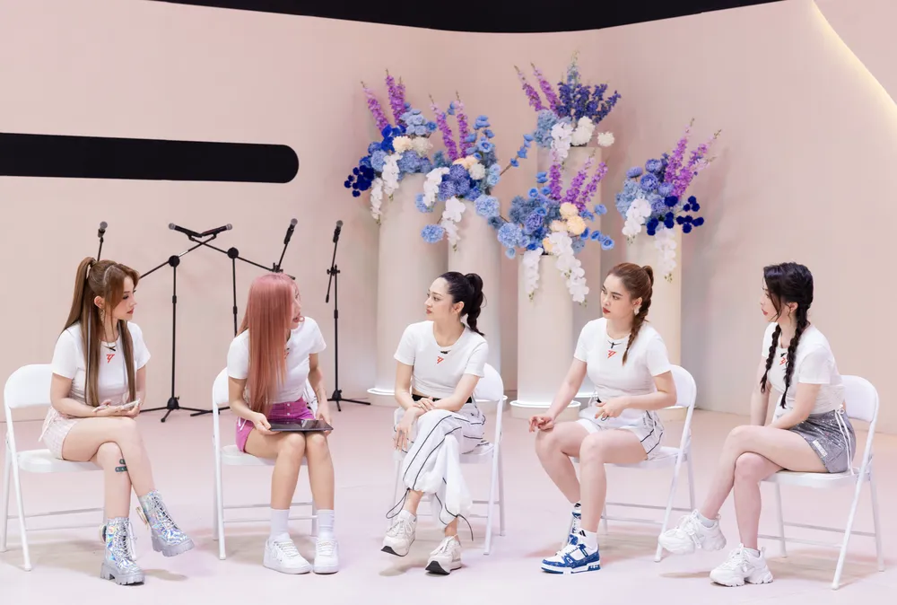 Nhóm Ưng quá chừng Nhóm Ưng quá chừng