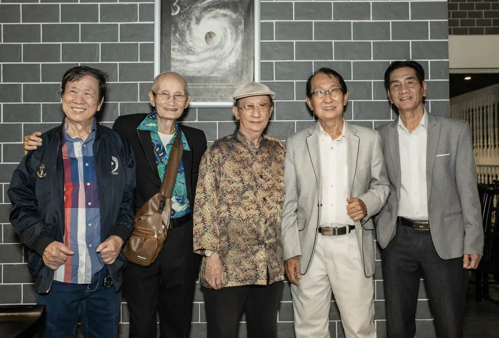 5 nhạc sĩ đồng hành trong đêm nhạc "Tìm nhau trao yêu thương" 5 nhạc sĩ đồng hành trong đêm nhạc "Tìm nhau trao yêu thương"