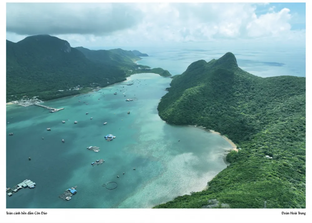 Toàn cảnh Bến Đầm Côn Đảo. Ảnh: NSNA Đoàn Hoài Trung Toàn cảnh Bến Đầm Côn Đảo. Ảnh: NSNA Đoàn Hoài Trung