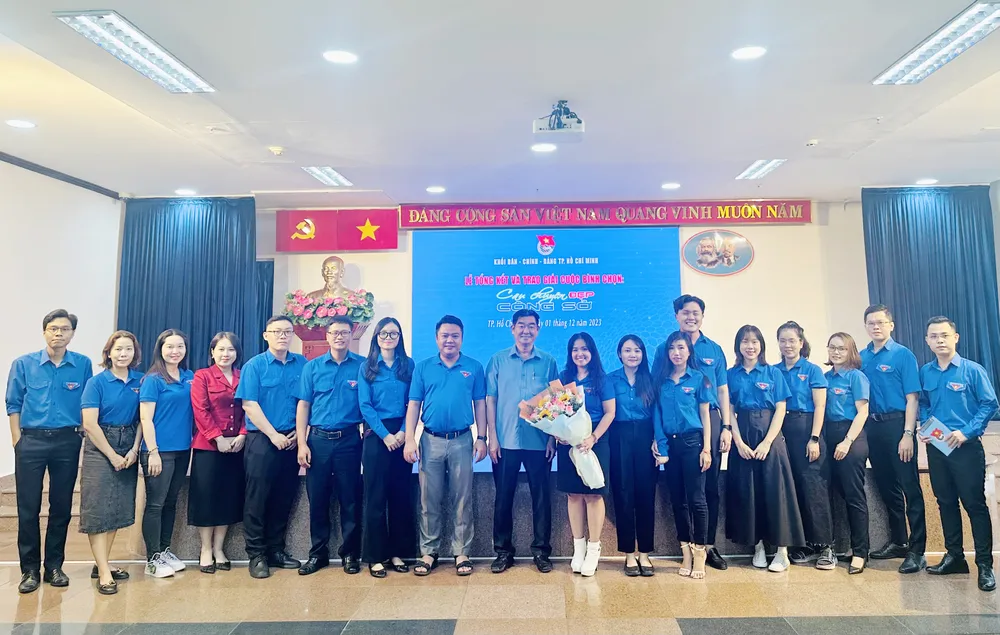 Ban tổ chức và các tác giả, đơn vị nhận giải thưởng