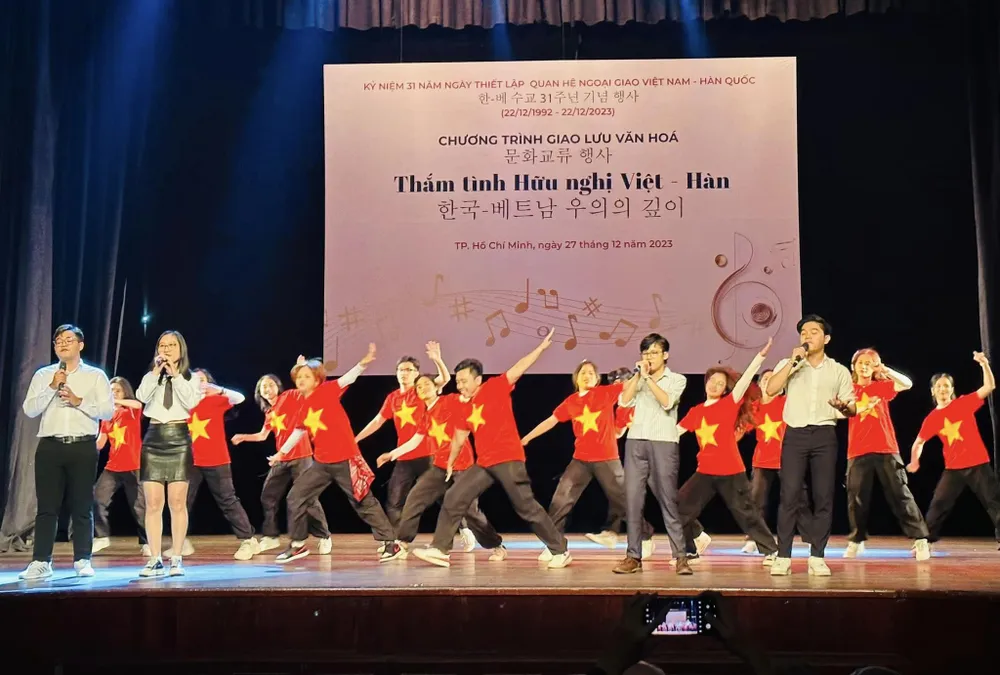 Các tiết mục trong chương trình 414654982-7176160725755287-2361262775082935810-n-4434.jpg