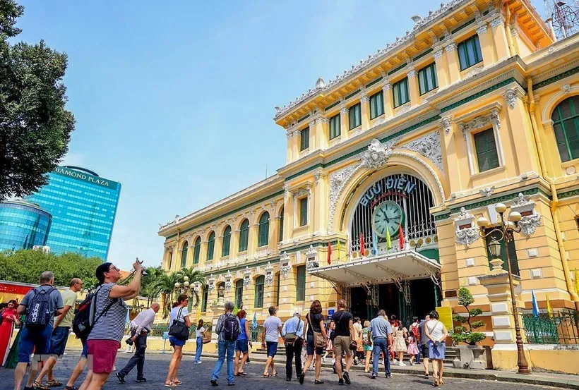 Bưu điện Thành phố là một trong những công trình kiến trúc cổ nổi tiếng ở quận 1, TPHCM. Ảnh: DŨNG PHƯƠNG 22098922745-3060-3773.jpg