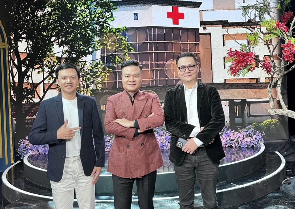 Từ trái qua: Nhạc sĩ Nguyễn Bá Hùng, NSƯT Hoàng Tùng và nhạc sĩ Dương Đức Thụy anh-chup-man-hinh-2024-02-27-luc-180255-2706.png