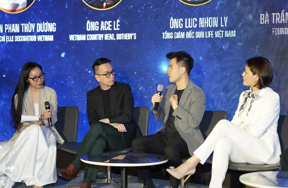 Các khách mời cùng thảo luận chủ đề “Nghệ thuật vì sự phát triển bền vững” Ảnh chụp Màn hình 2024-07-11 lúc 16.20.53.png