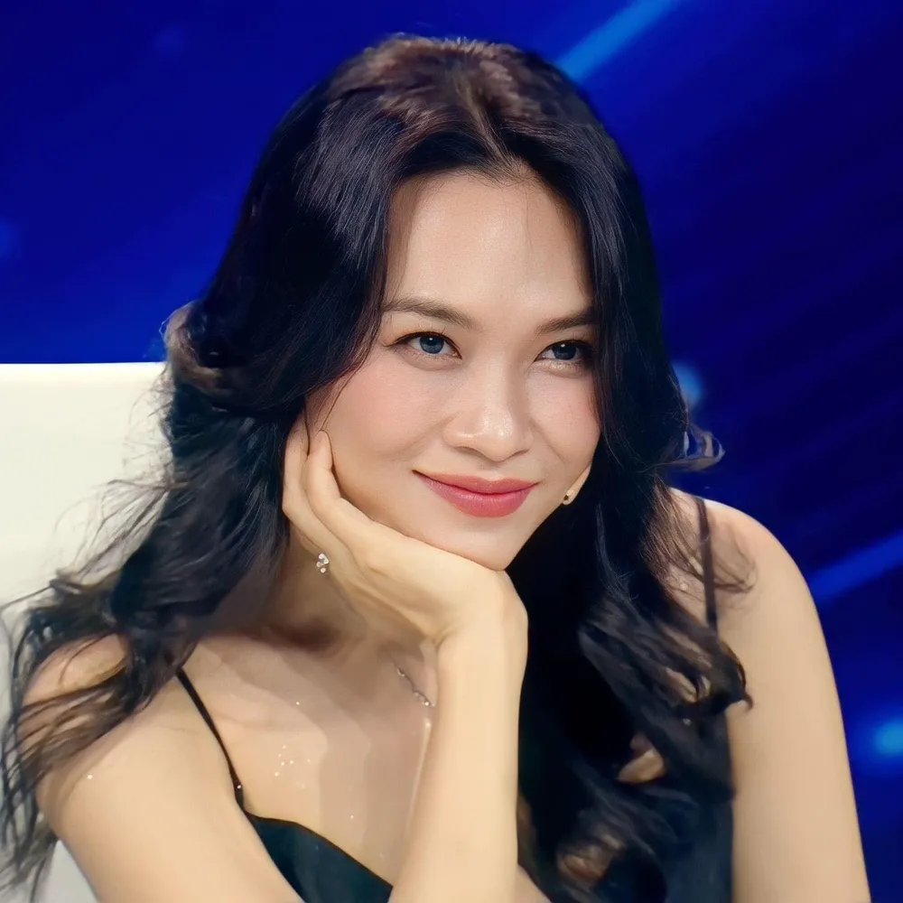 Ca sĩ Mỹ Tâm 376723480_835418854631400_3934229995366127823_n.jpg
