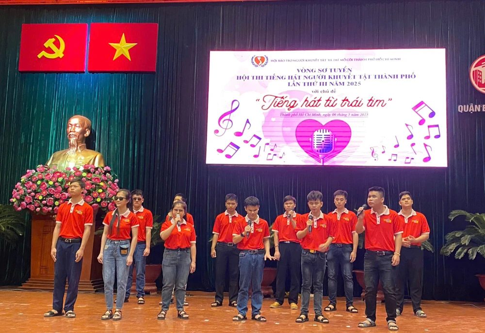 Khai mạc Hội thi Tiếng hát Người khuyết tật TPHCM 2025 z6573462651600_f66fe507cf55ffcaab8da89fc0d7dfdf.jpg