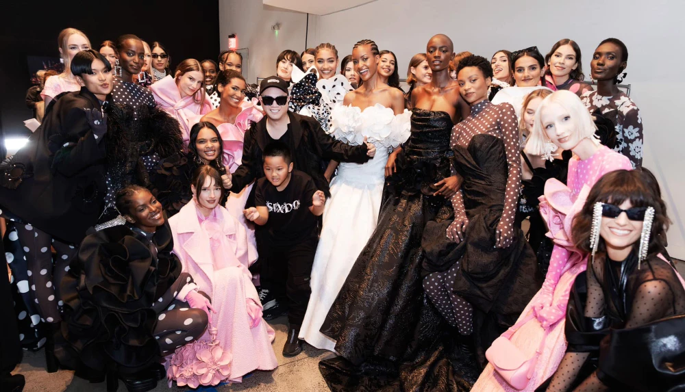 NTK Äá» Mạnh Cưá»ng trình là ng BST tại New York Fashion Week.JPG