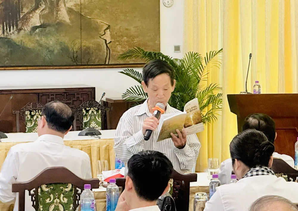 Nhà văn Khuynh Diệp z6641447985544_96730405635e06e8a31708305c803089.jpg