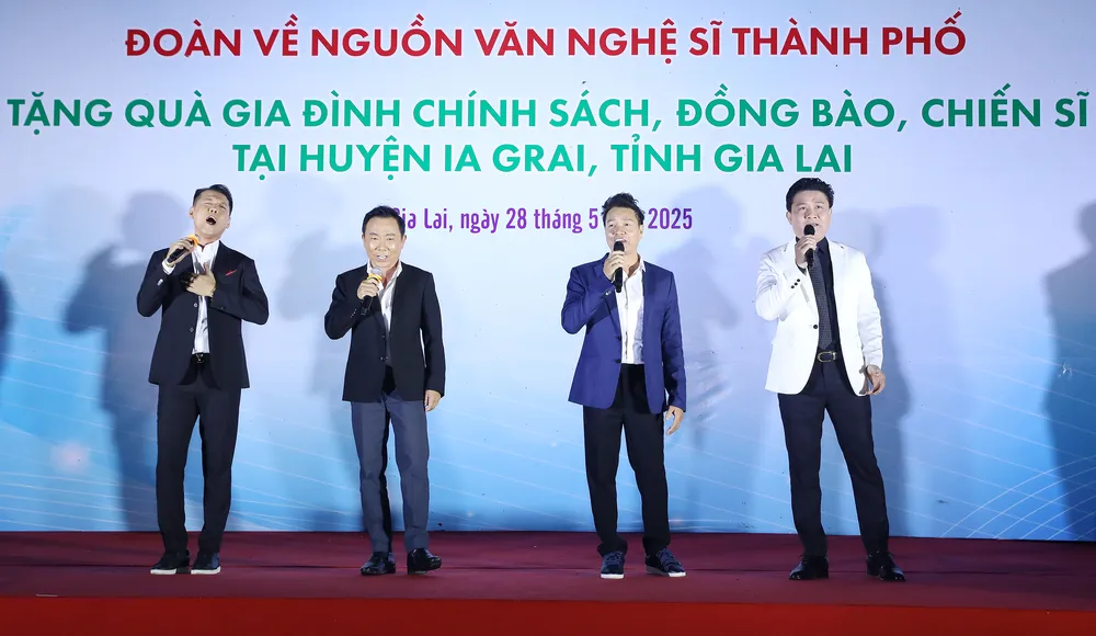 Anh Bang, The Vi, Huynh Loi, Thanh Tam이 aaaa233A0138.jpg