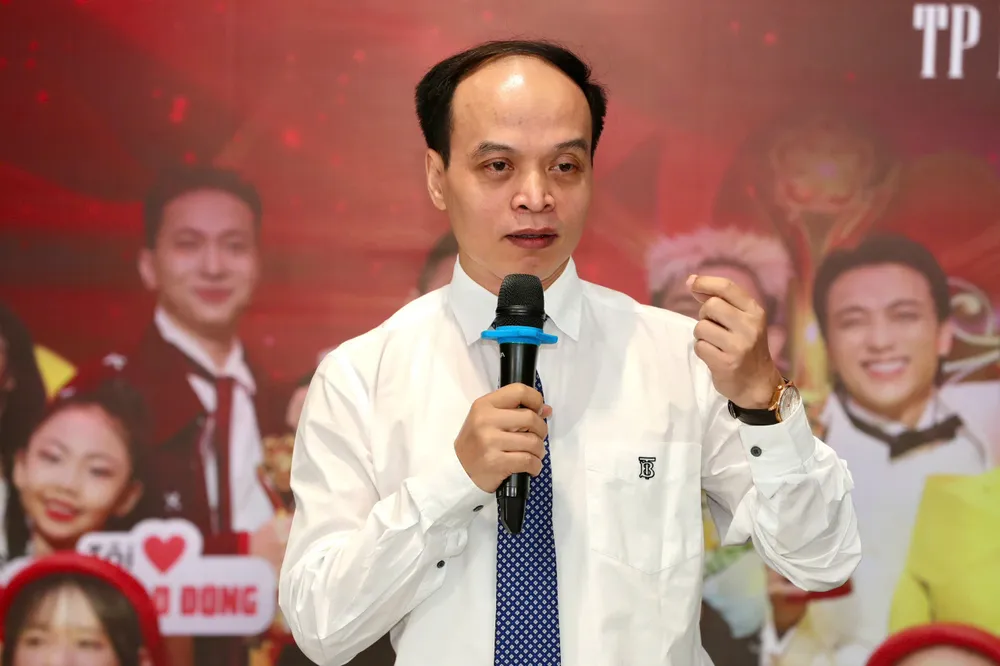 Deputy Director of the Copyright Department - Ministry of Culture, Sports and Tourism Le Minh Tuan shared at the seminar z6689680947138ef6f04166683c1d6dce6518894499702-1749528605390662798720.jpg