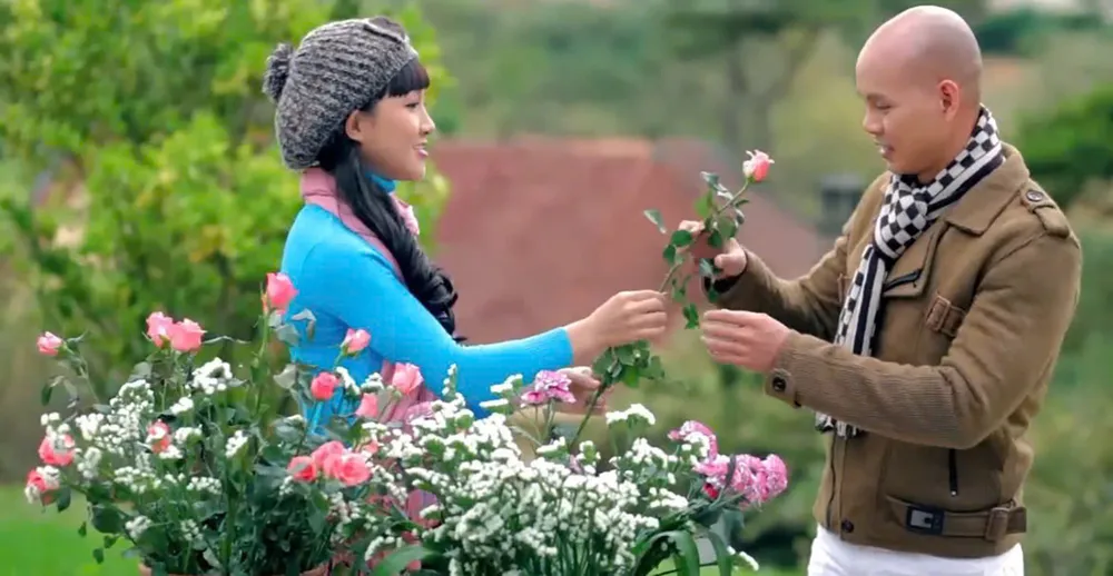 Phan Đinh Tùng tung MV "Ngồi bên em" IMG_5753.JPG
