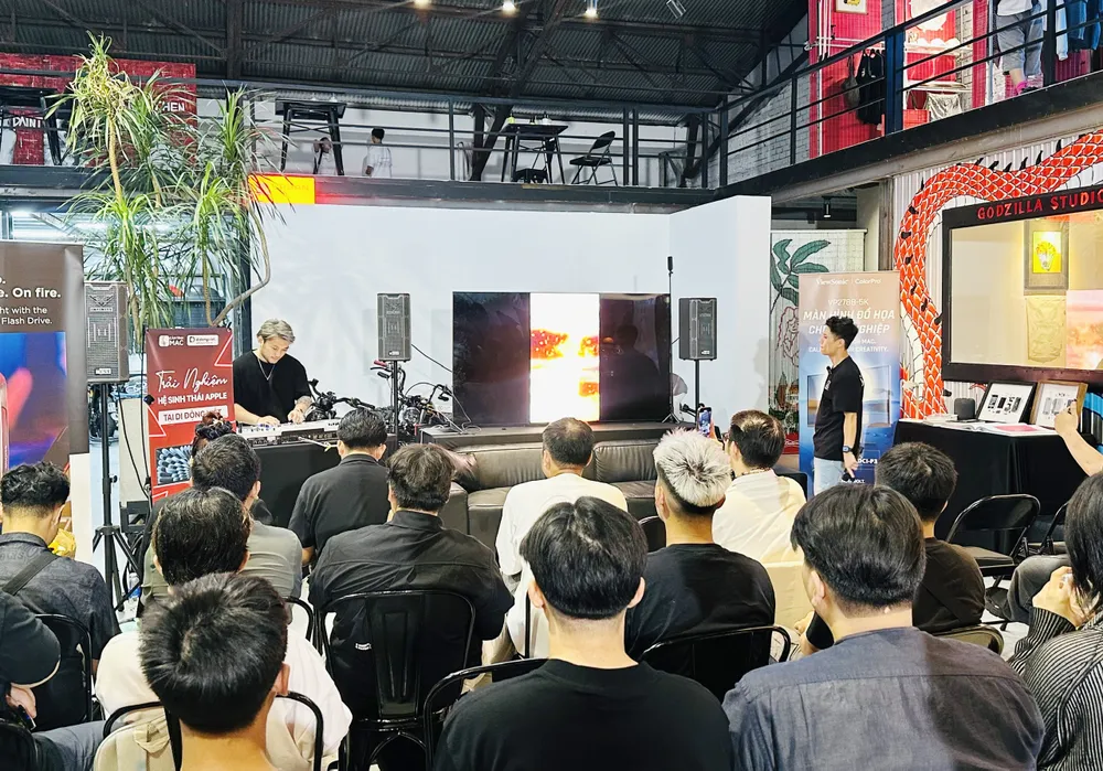 Công bố cuộc thi Sense of Connection 266fd33306fcb0a2e9ed.jpg