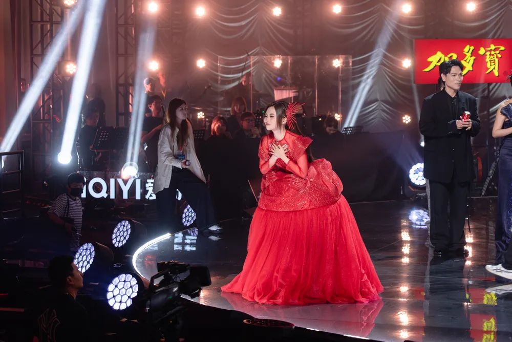 Phương Mỹ Chi dừng chân Dừng chân Top 3 “Sing!Asia” PMC-.jpg