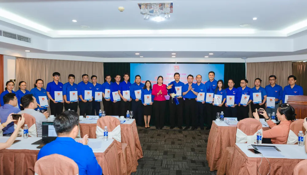 Ban chấp hành Đoàn các cơ quan Đảng TPHCM HT-1829.jpg