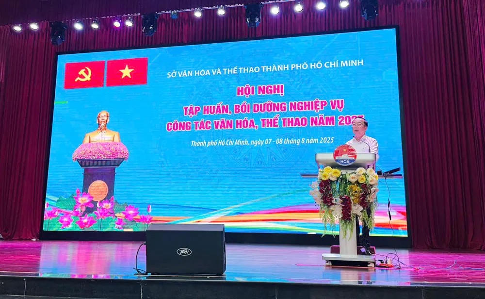 Giám đốc Sở VH-TT TPHCM Trần Thế Thuận phát biểu khai mạc hội nghị c915046dd9d0508e09c1.jpg
